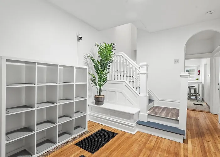 Oakland/University @B Quiet & Stylish Private Bedroom With Shared Bathroom
